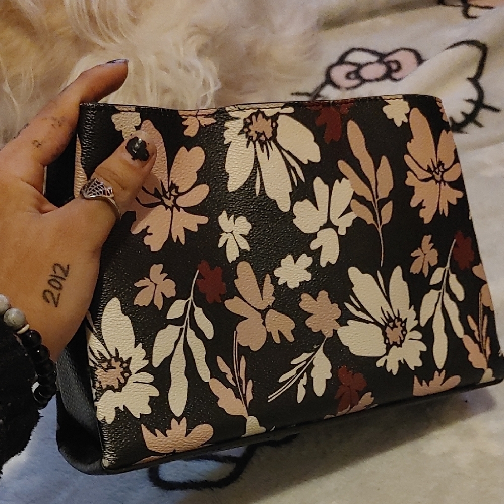 Floral Black and Pink Women's Bag - Picture 5 of 7